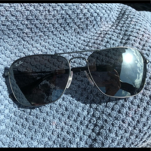 ray ban caravan black